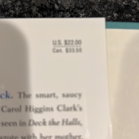 (2) novels by Carol Higgins Clark - Picture 12 of 13